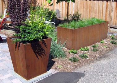 China High Strength Rusted Steel Planters , Rectangular Metal Planter Forging Technique supplier