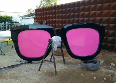 China Metal Sculpture Art Giant Sunglasses Sculpture Stainless Steel With Pink Glasses supplier
