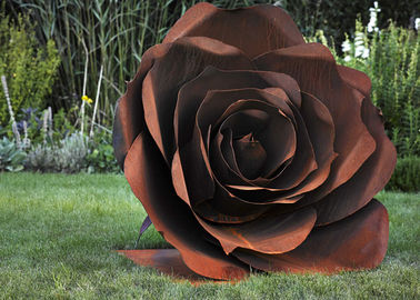 China Rose Flower Corten Steel Sculpture , Rusted Metal Garden Sculptures supplier