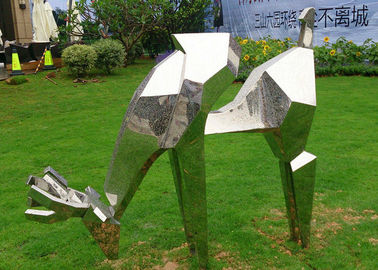 China Life Size Outdoor Metal Sculptures Animals Deer For Landscape Decoration supplier