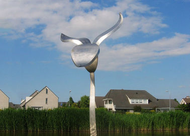 China Beautiful Tulip Flower Stainless Steel Sculpture In Water , Matt Finish supplier