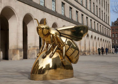 China Contemporary Art Titanium Finish Honey Bee Sculpture Corrosion - Stability supplier