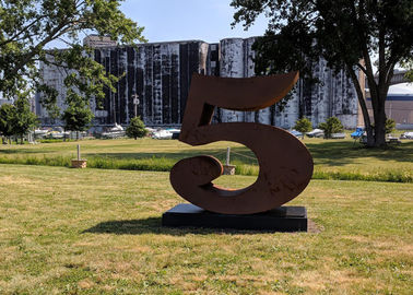 Number 5 Garden Decor Corten Steel Sculpture For Outdoor , Corrosion Stability