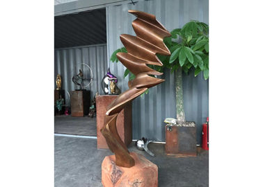 China Modern Metal Garden Sculptures Casting Antique Western Bronze Sculpture supplier