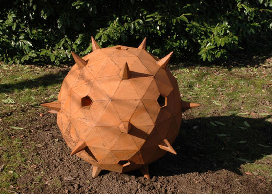 China Custom Size Corten Steel Rusty Garden Thorn Ball Sculpture supplier