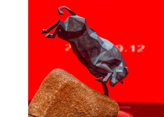 Indoor Decorative Handcrafted Casting Bronze Bull Sculpture